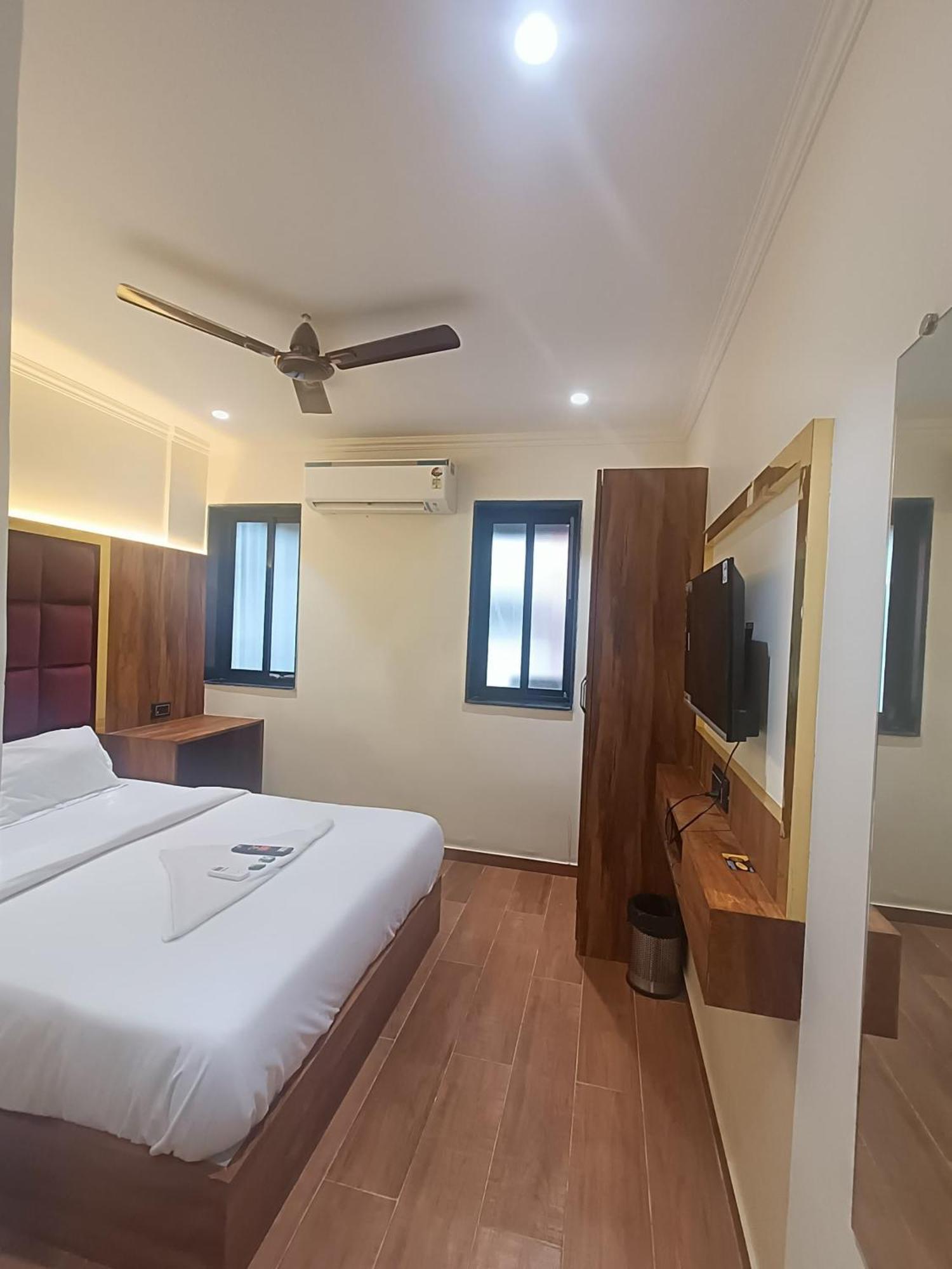 Hotel Sai Palace- Near Tata Memorial Hospital มุมไบ ภายนอก รูปภาพ